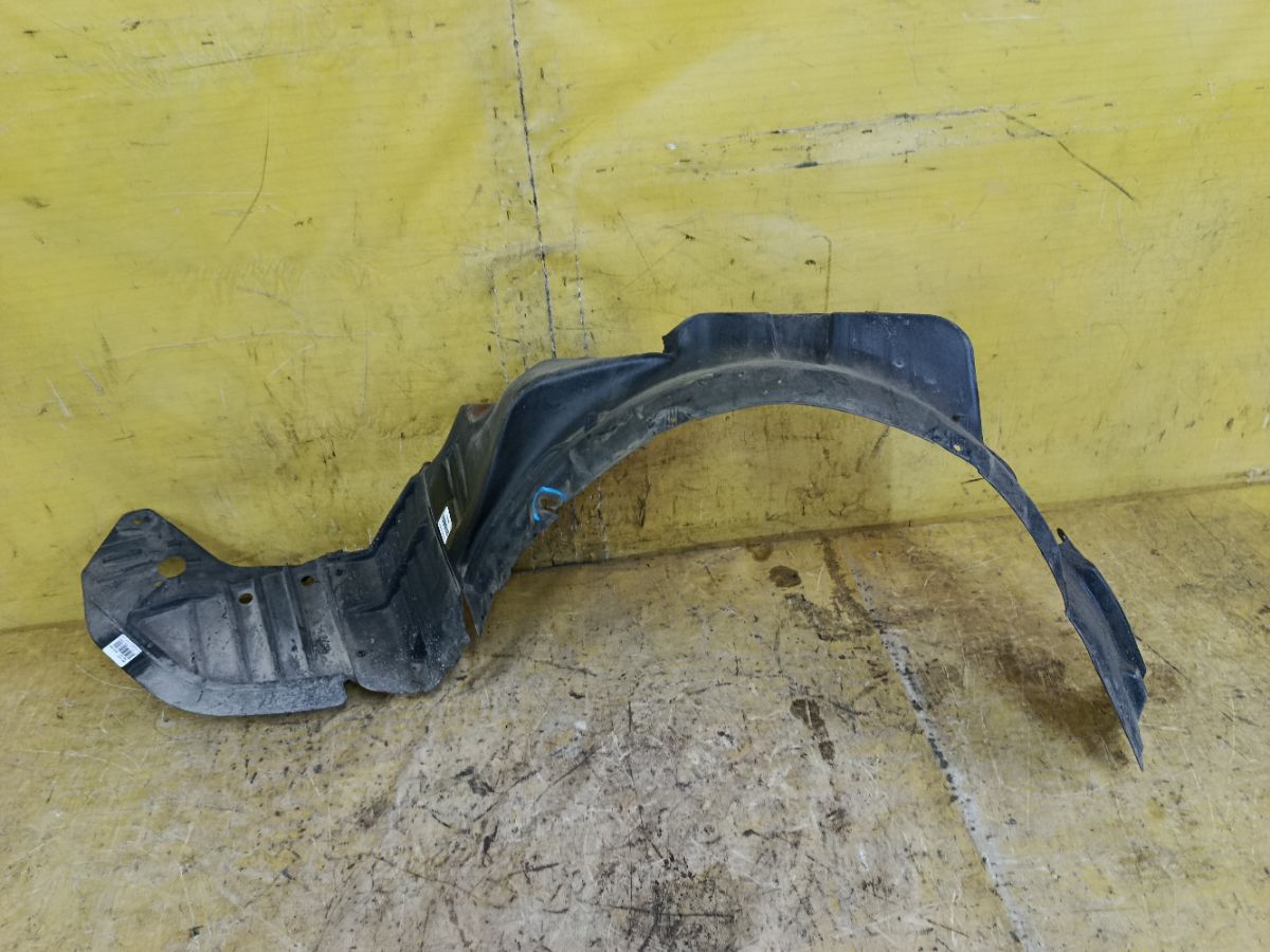 Подкрылок на Mitsubishi Lancer Cedia Wagon CS5W 4G93 Фото 4