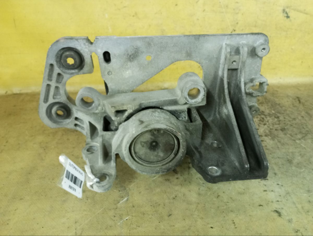 Подушка двигателя на Nissan Serena C25 MR20DE Фото 1