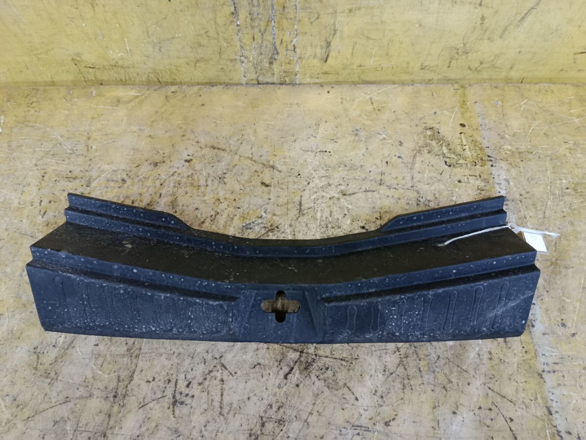 Обшивка багажника 84992-3VA0A на Nissan Note E12 Фото 1
