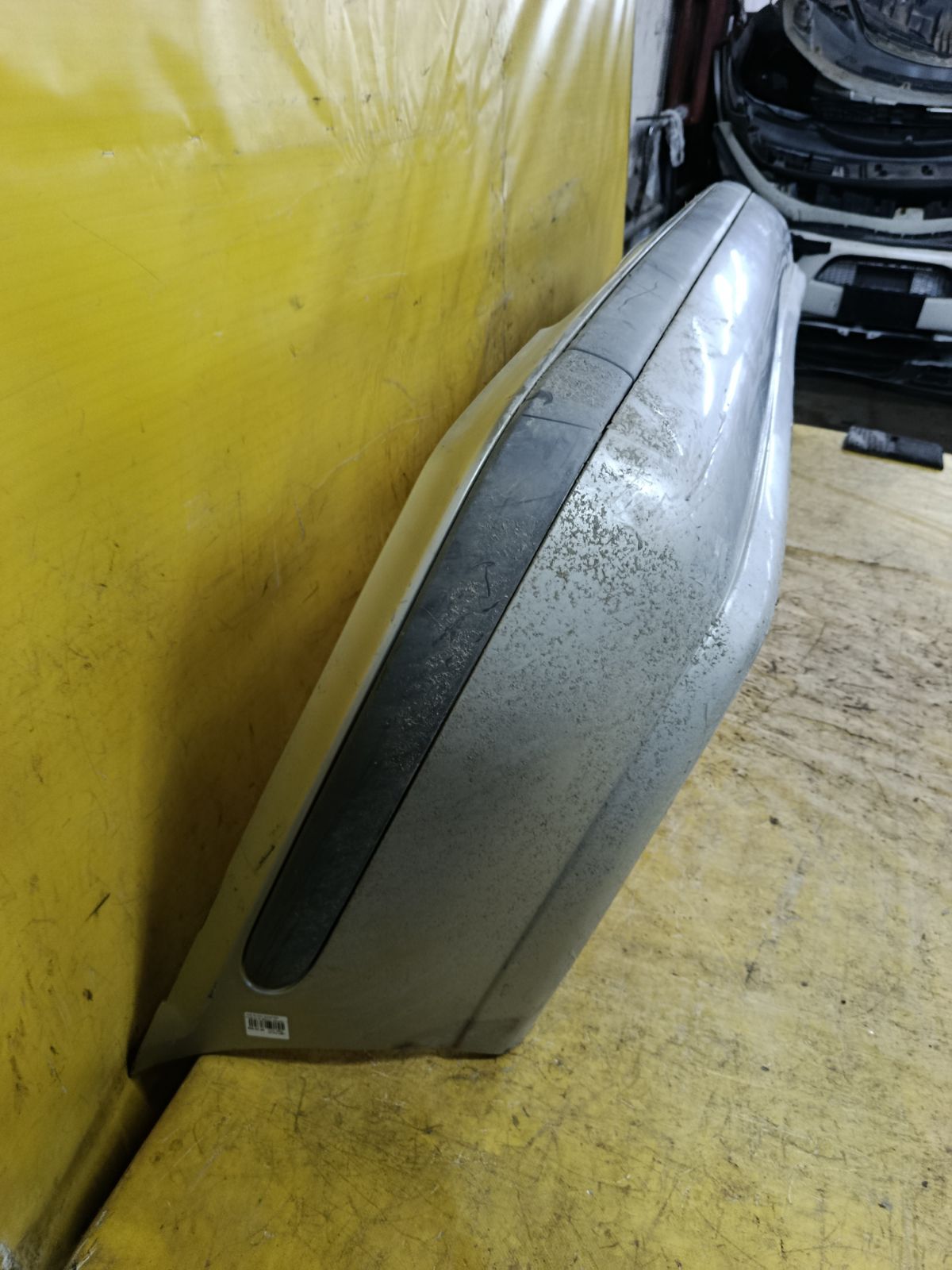 Бампер 85022-4M440 на Nissan Sunny FNB15 Фото 7
