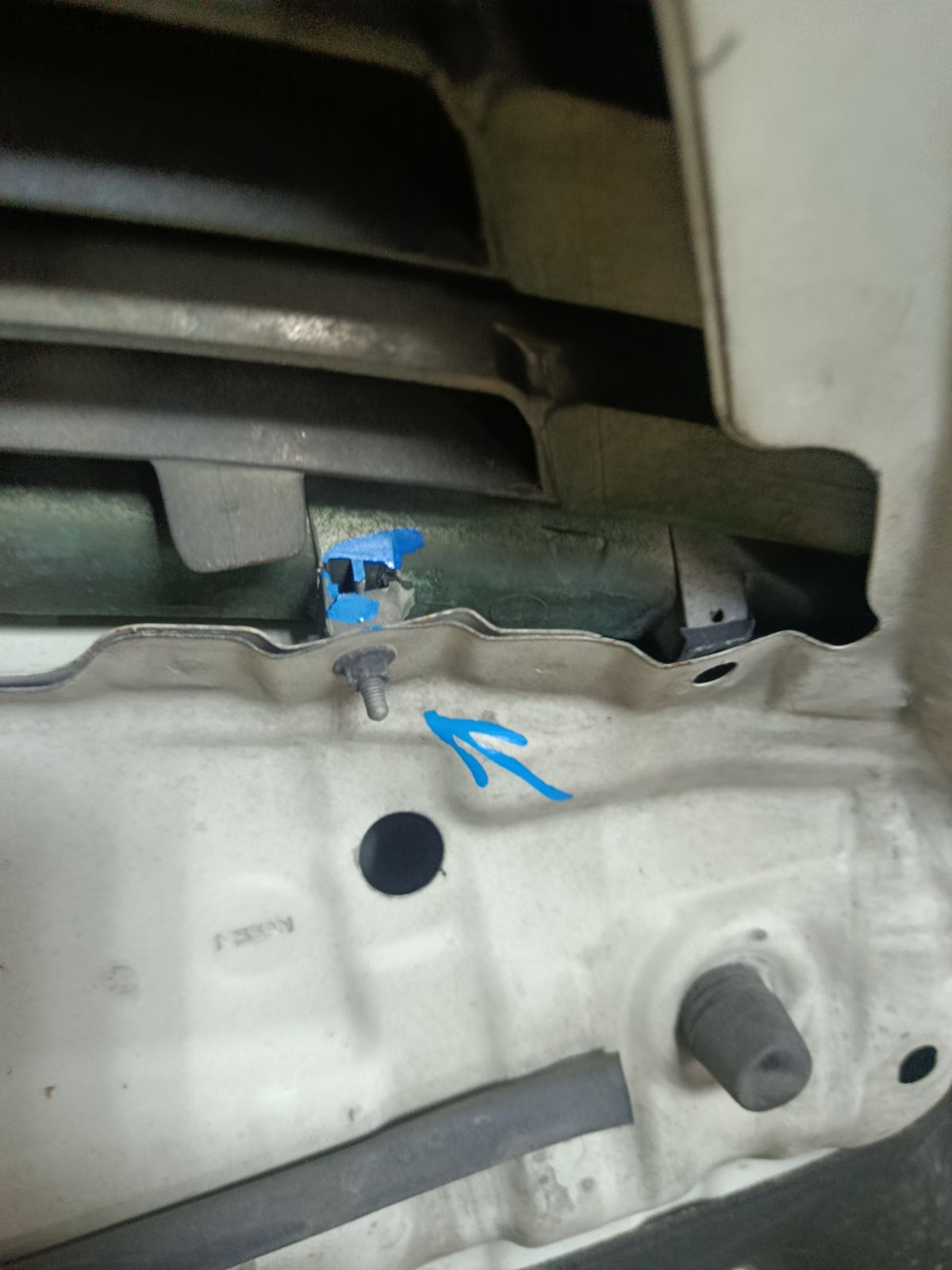 Капот на Nissan Teana J32 Фото 5