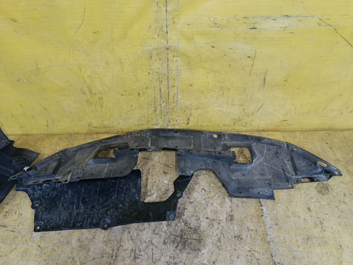 Защита двигателя 5379A032 на Mitsubishi Outlander CW5W 4B12 Фото 2