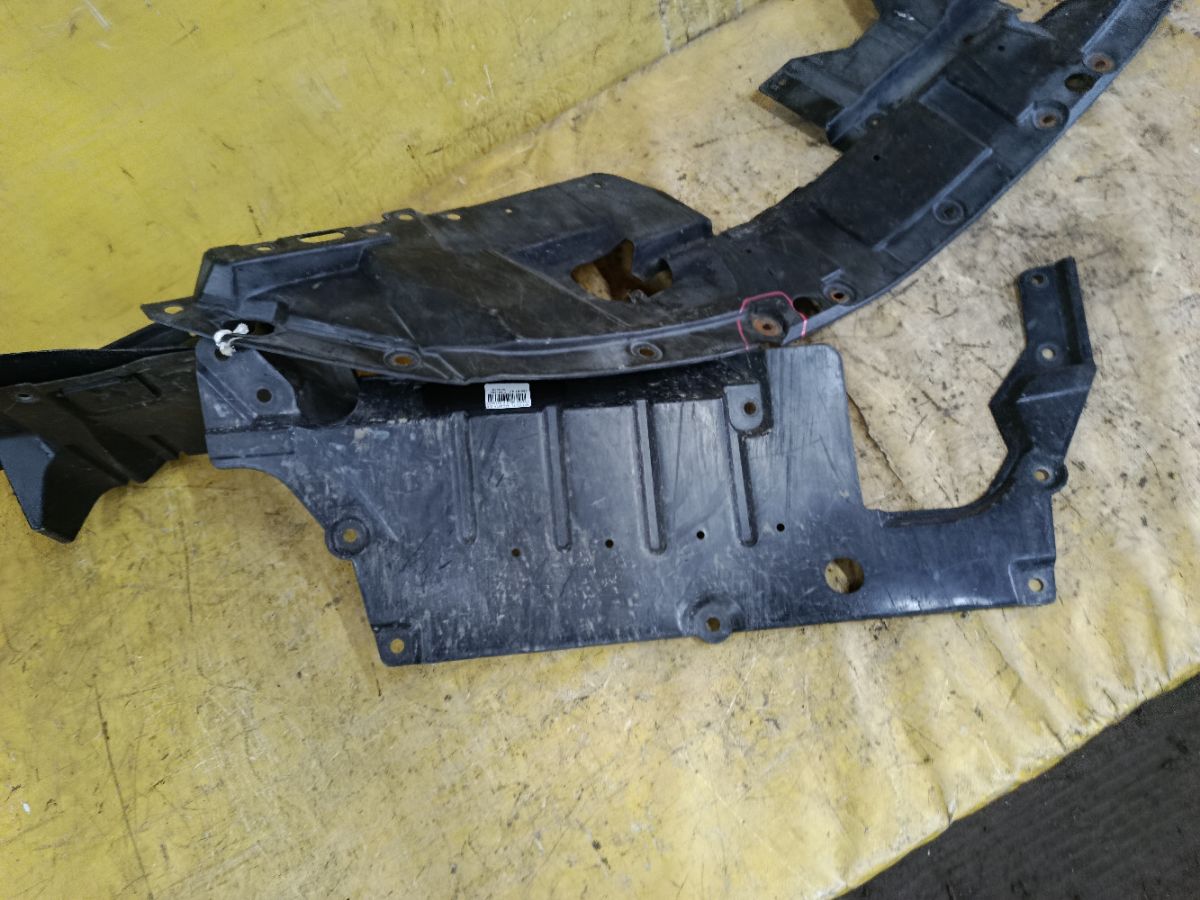 Защита двигателя 5379A032 на Mitsubishi Outlander CW5W 4B12 Фото 5