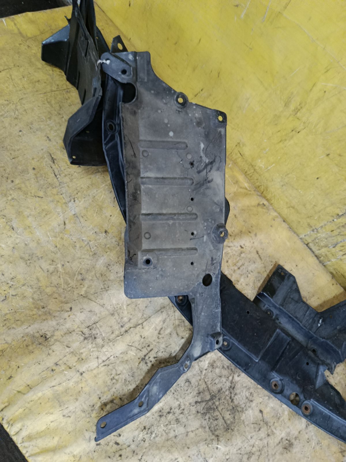 Защита двигателя 5379A032 на Mitsubishi Outlander CW5W 4B12 Фото 6