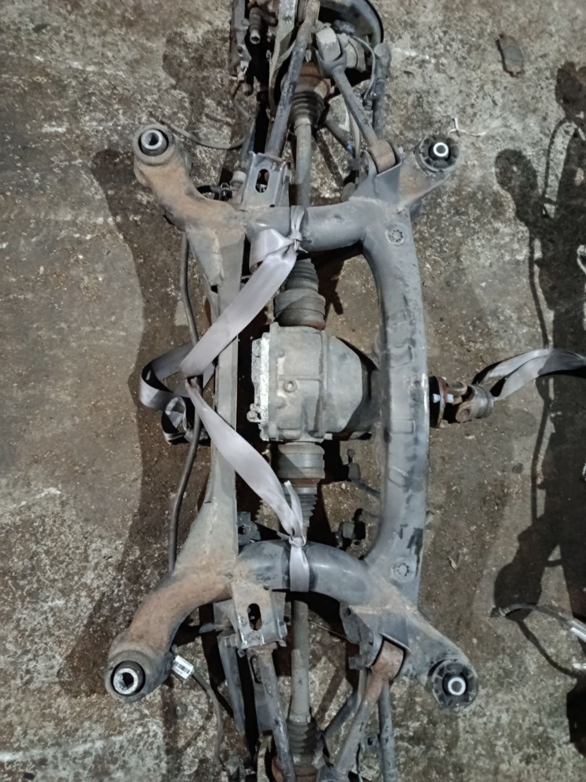 Балка подвески 51206-30080 на Toyota Crown GRS182 3GR-FSE Фото 2