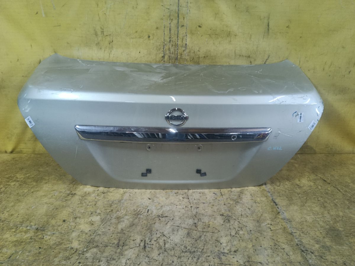Крышка багажника на Nissan Tiida Latio SNC11 Фото 1