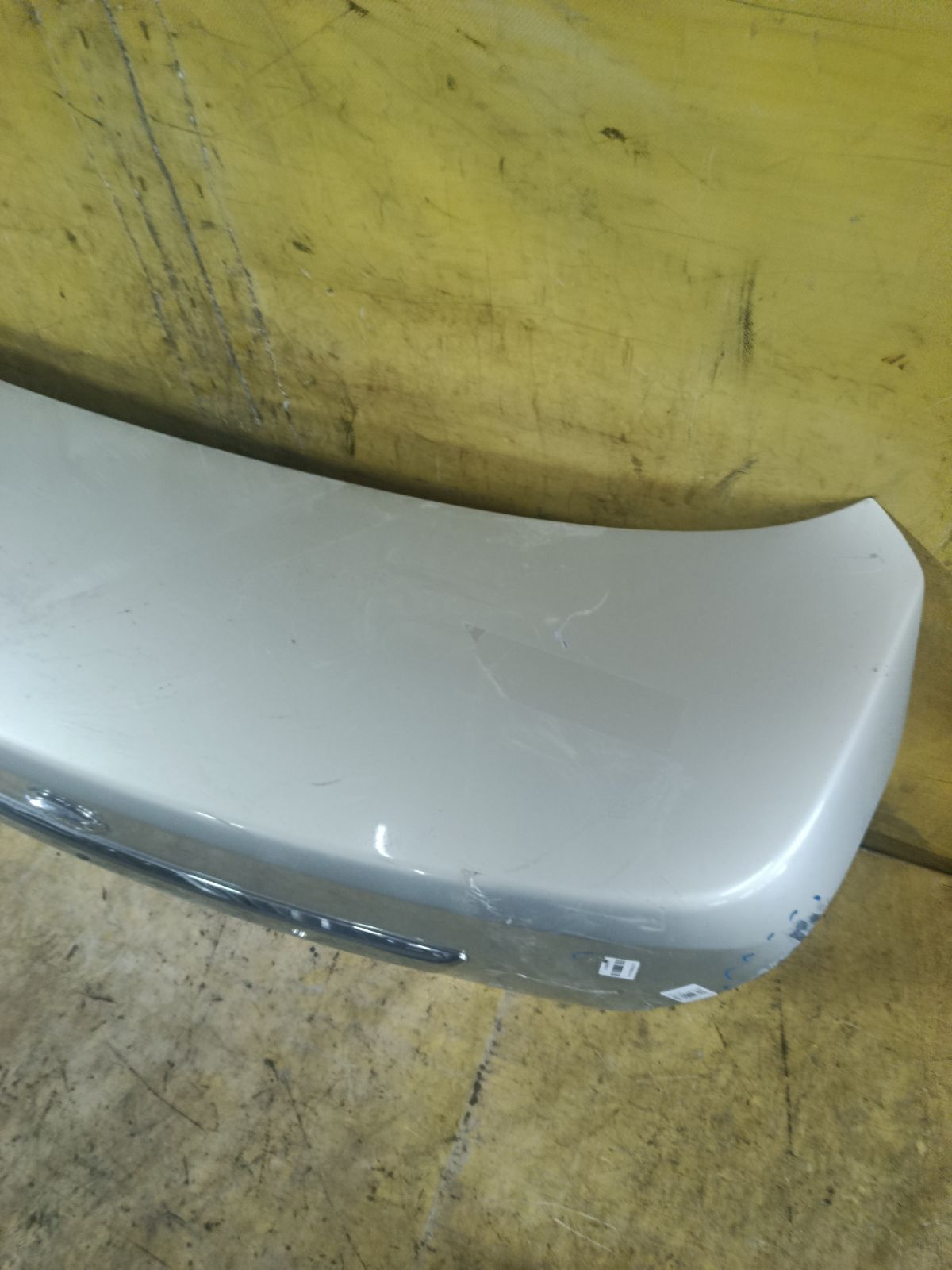 Крышка багажника на Nissan Tiida Latio SNC11 Фото 5