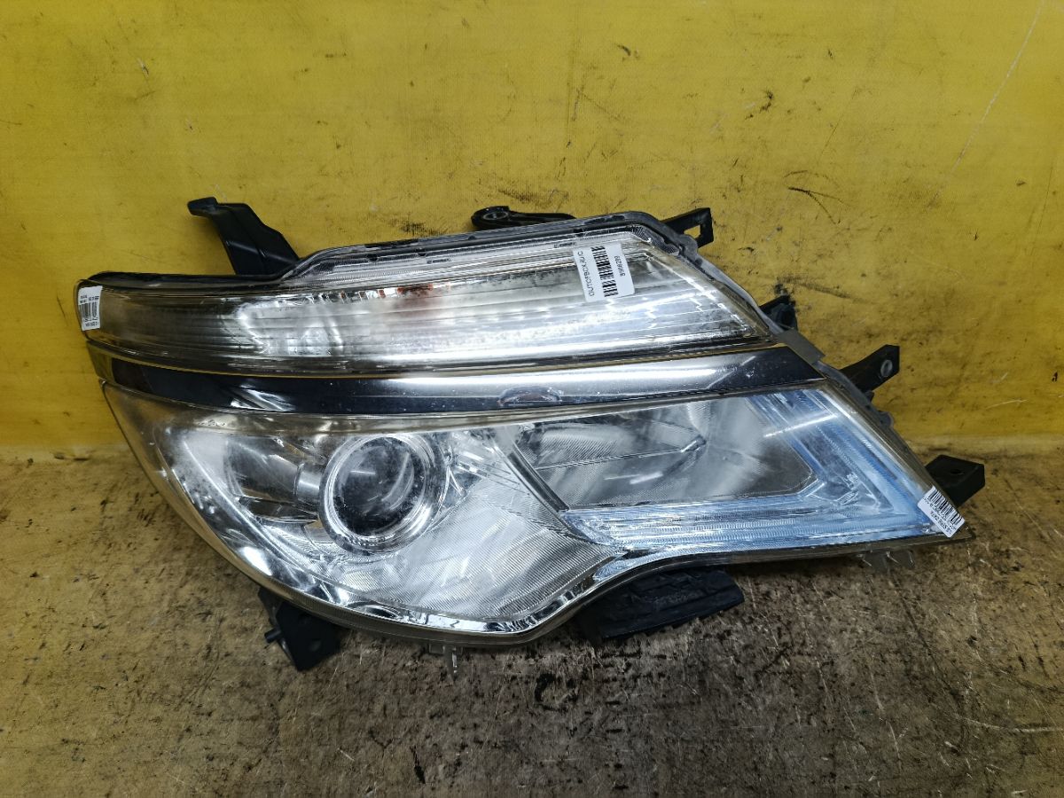 Фара 100-23682 100-23682, на Nissan Serena HFC26 Фото 1