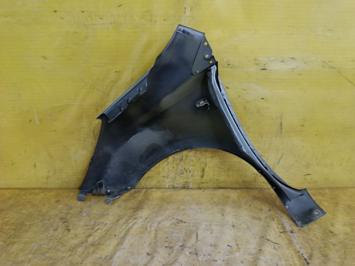 Крыло переднее на Nissan Note E11 Фото 4