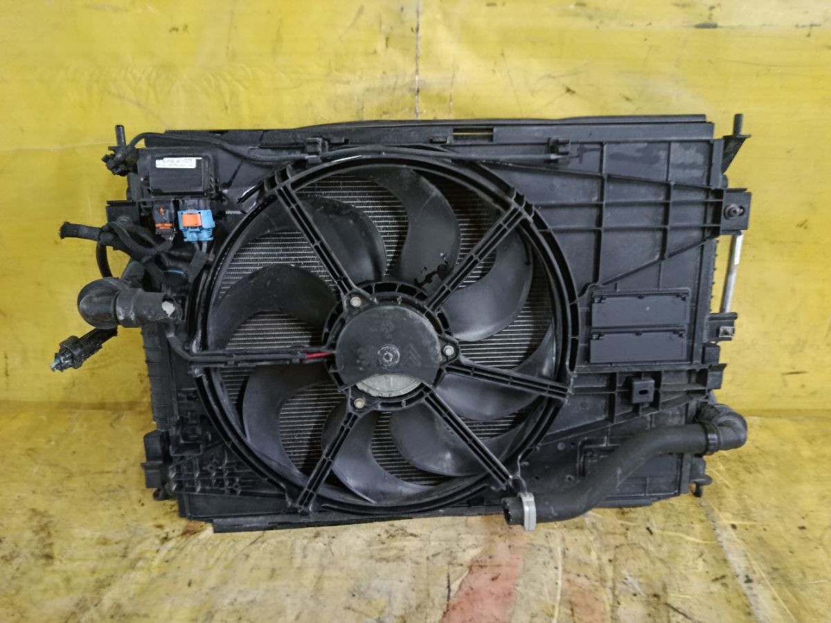 Радиатор ДВС 9673629780 на Peugeot 308 T9 HN02 Фото 4