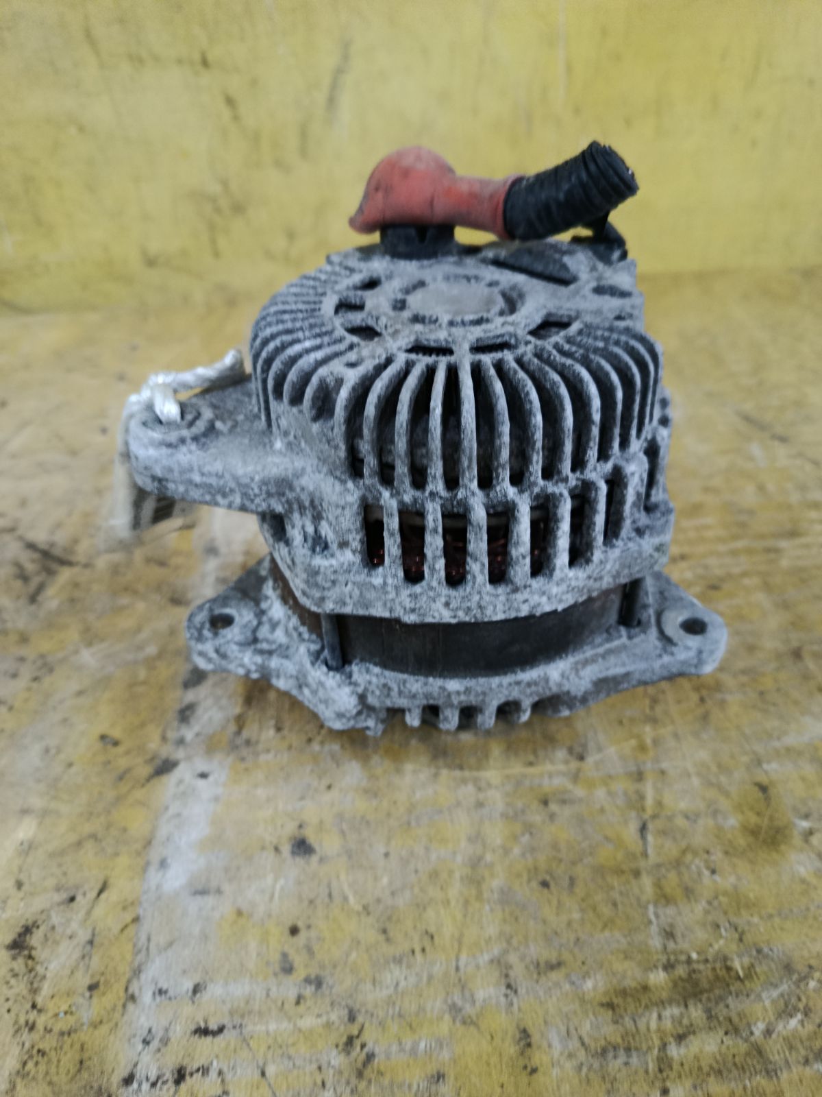 Генератор 23100-3HD1A на Nissan Note E12 HR12DDR Фото 1