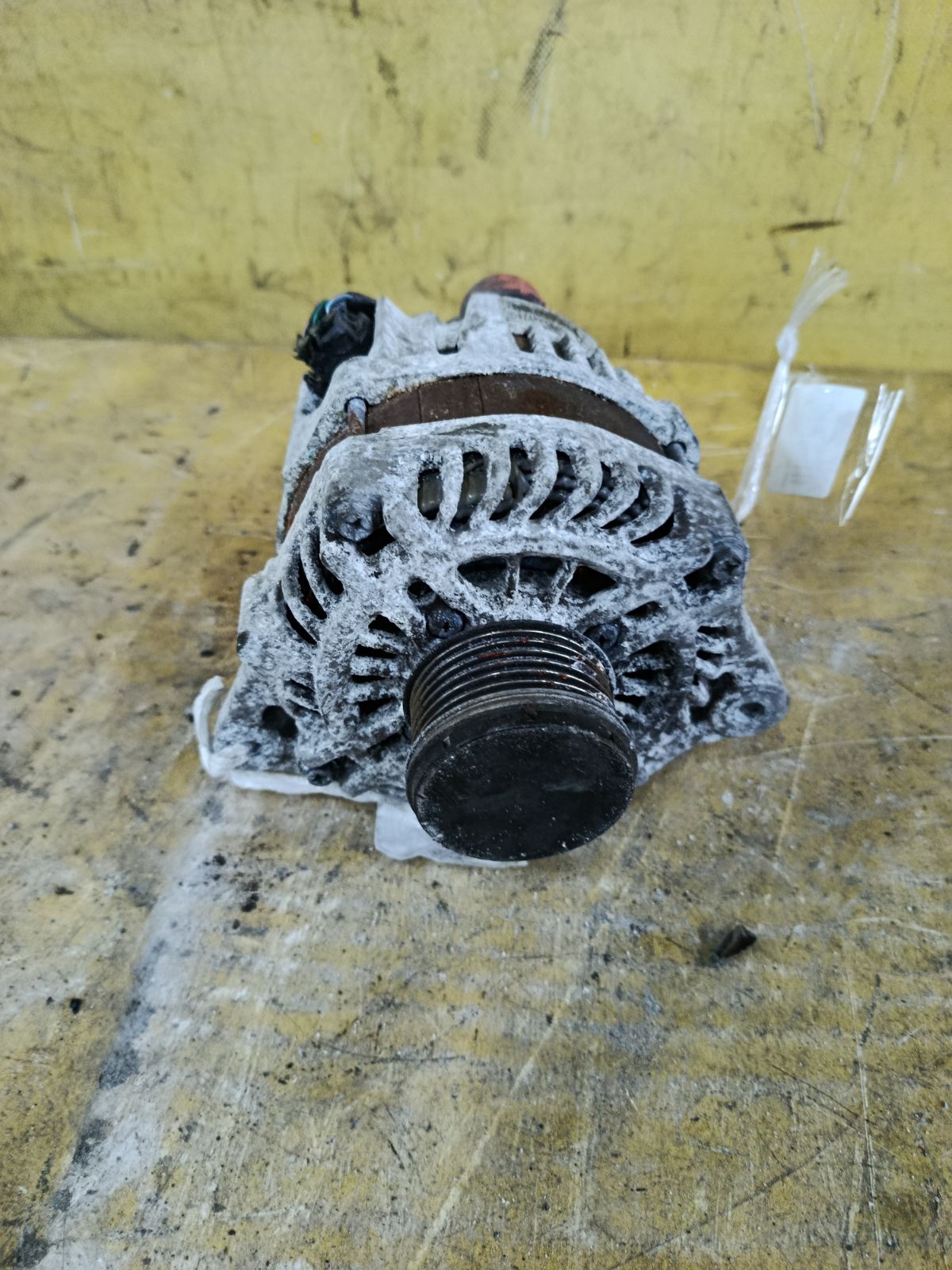 Генератор 23100-3HD1A на Nissan Note E12 HR12DDR Фото 3