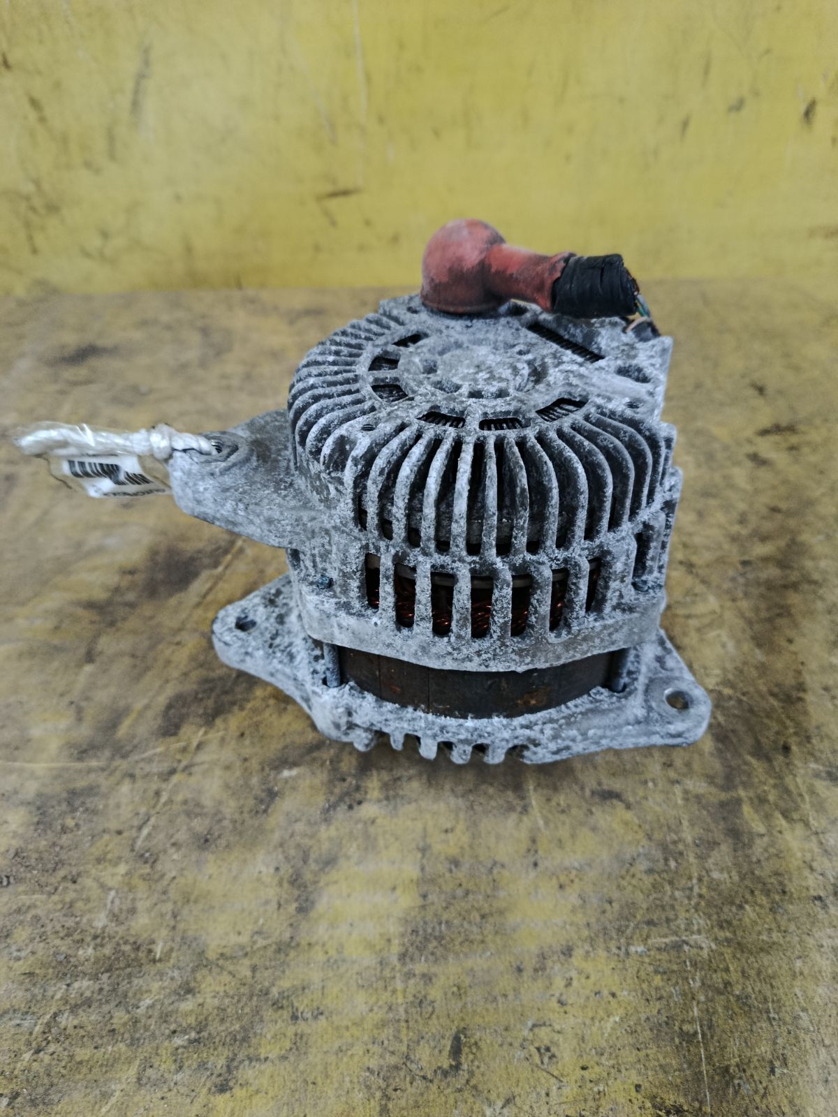 Генератор 23100-3HD1A на Nissan Note E12 HR12DDR Фото 1
