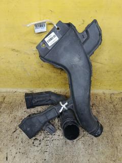 Воздухозаборник на Nissan Tiida NC11 HR15DE 16554 ED000