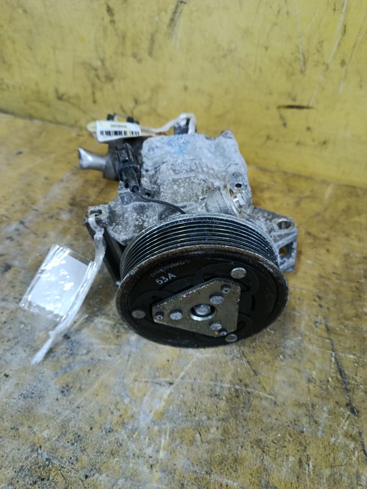 Компрессор кондиционера 92600-ED00A на Nissan Tiida NC11 HR15DE Фото 4