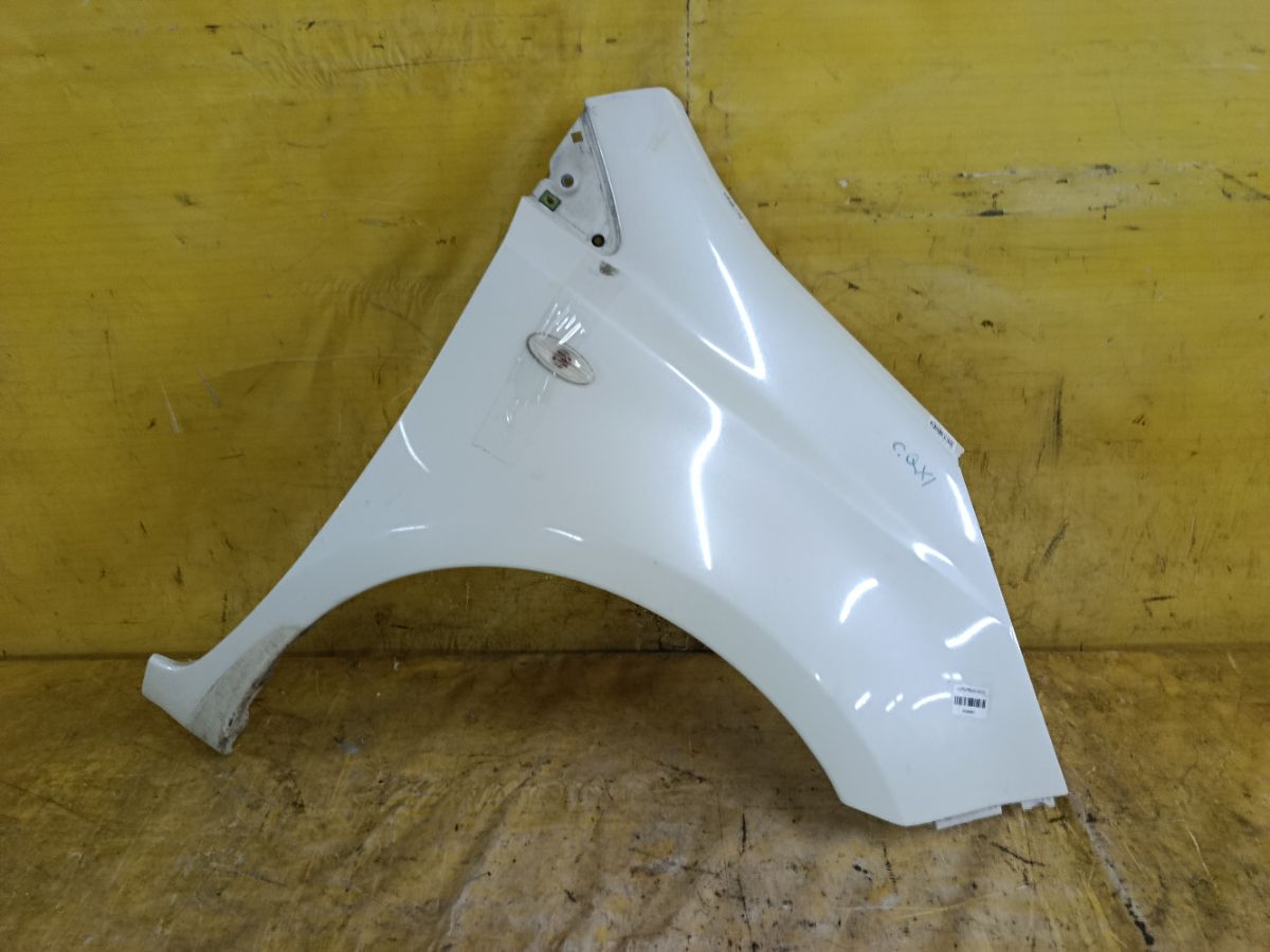 Крыло переднее на Nissan Note NE11 Фото 1