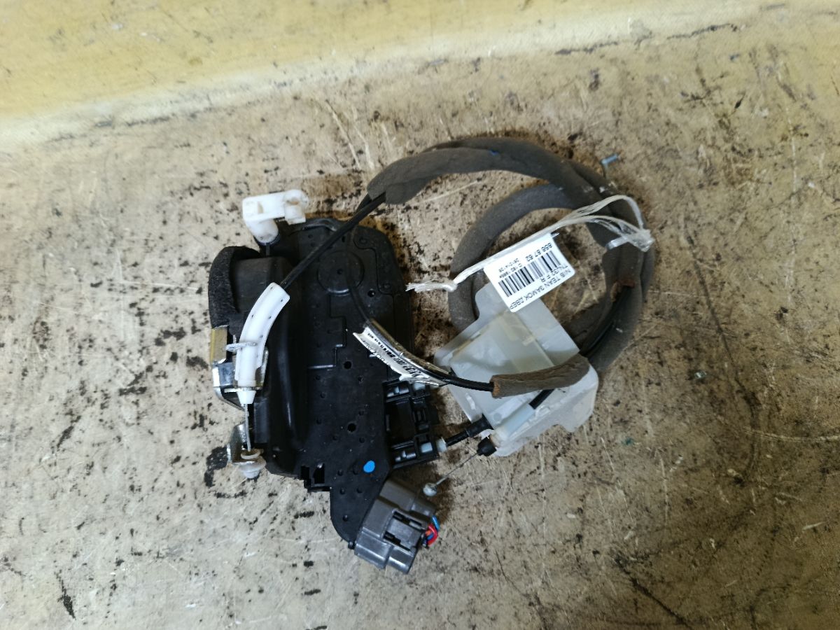 Замок двери на Nissan Teana TNJ32 Фото 1