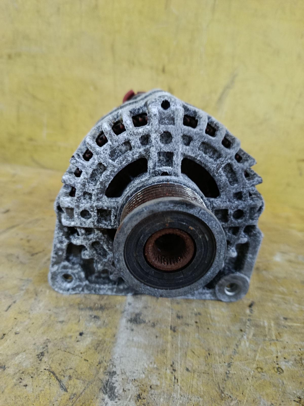Генератор 23100-ED30B на Nissan Tiida NC11 HR15DE Фото 3