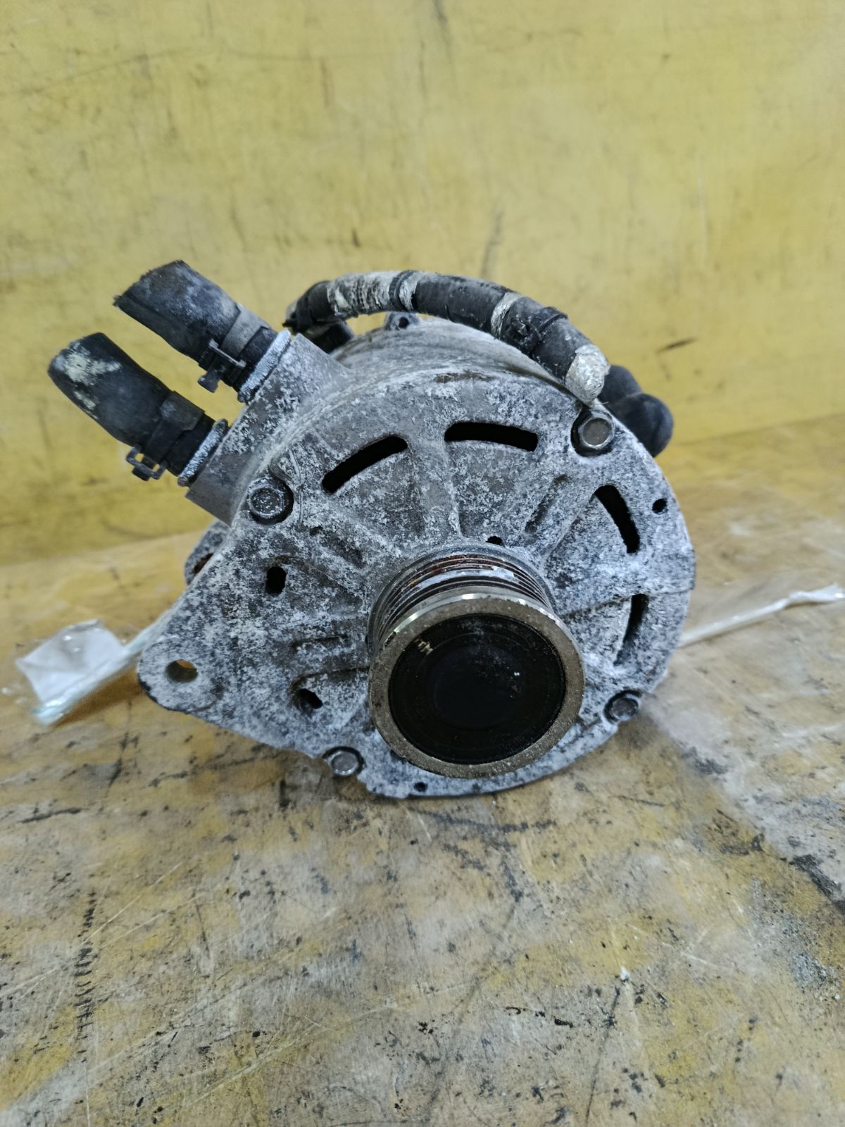 Генератор 23100-ED300, GR231-ED300 на Nissan Tiida NC11 HR15DE Фото 3