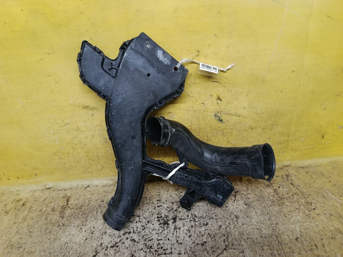 Воздухозаборник 16554 ED000 на Nissan Tiida NC11 HR15DE Фото 2