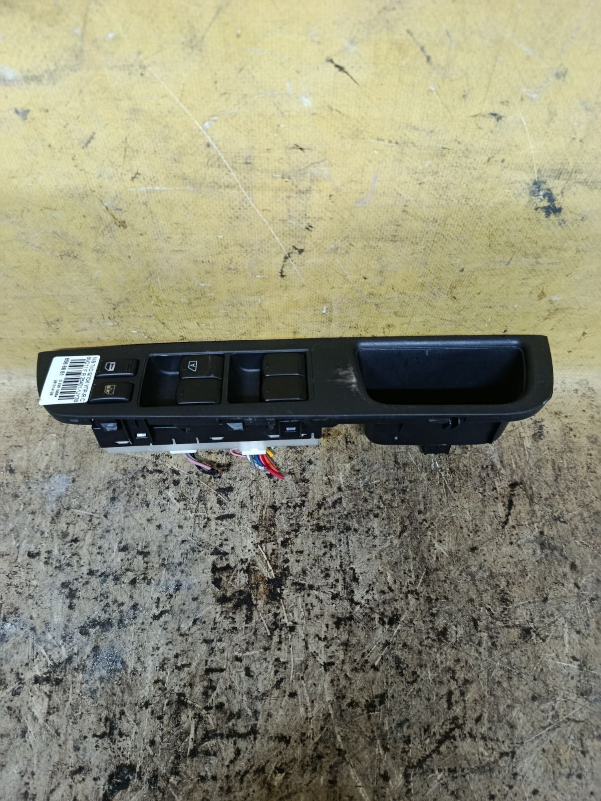 Блок упр-я стеклоподъемниками 25401-1JY3B на Nissan Tiida Latio SNC11 Фото 1