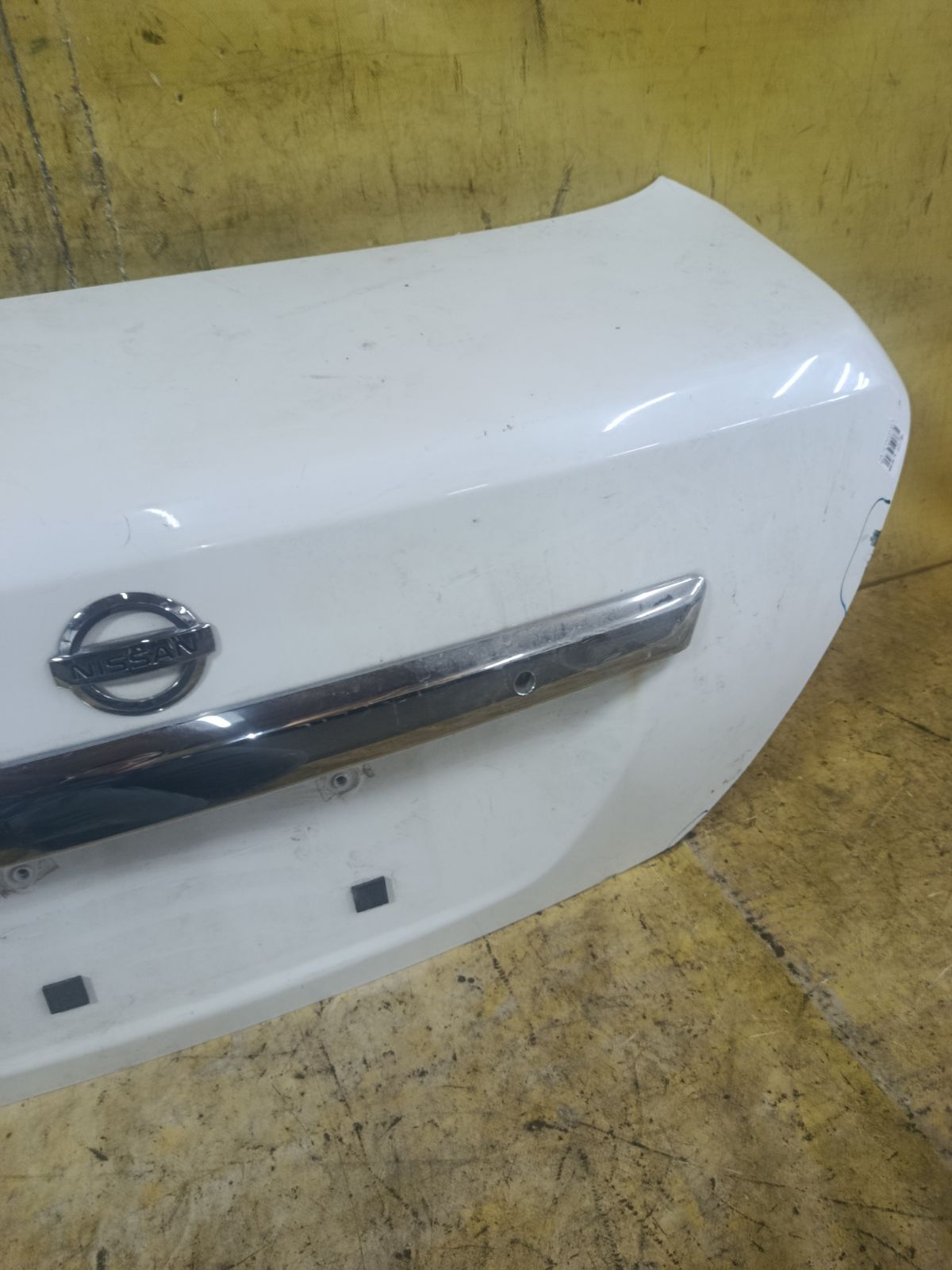 Крышка багажника на Nissan Tiida Latio SNC11 Фото 7