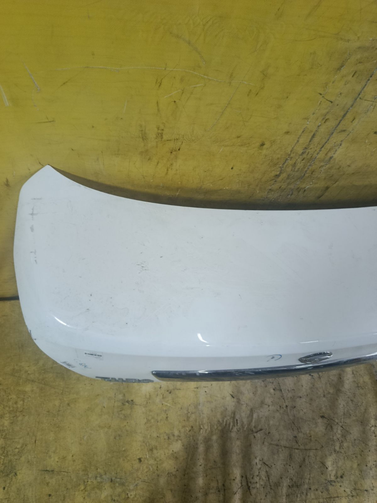 Крышка багажника на Nissan Tiida Latio SNC11 Фото 9