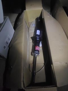 Стойка амортизатора KAYABA 341364 на Kia Sorento JC Фото 2