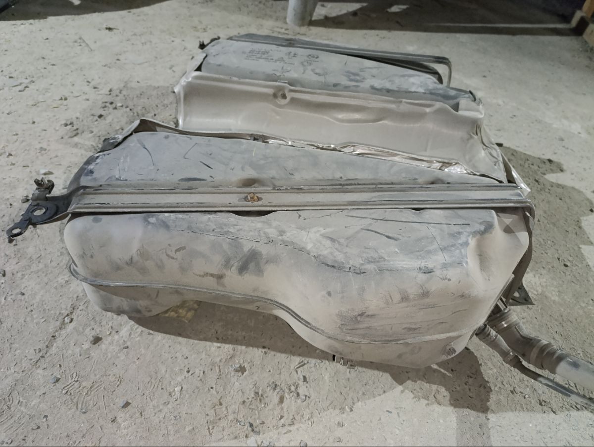 Бак топливный 30792701 на Volvo S60 I RS B5244T3 Фото 10