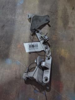 Петля двери шарнирная A2037200837, A2037200437, A2037201037 на Mercedes-Benz C-Class W203.061 Фото 2