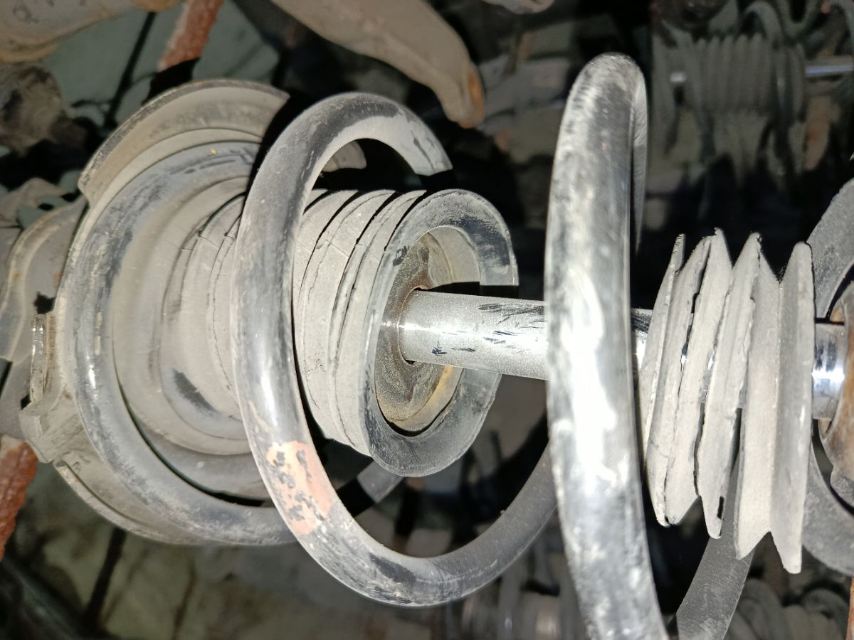 Стойка амортизатора на Mazda Demio DE3FS ZJ Фото 3