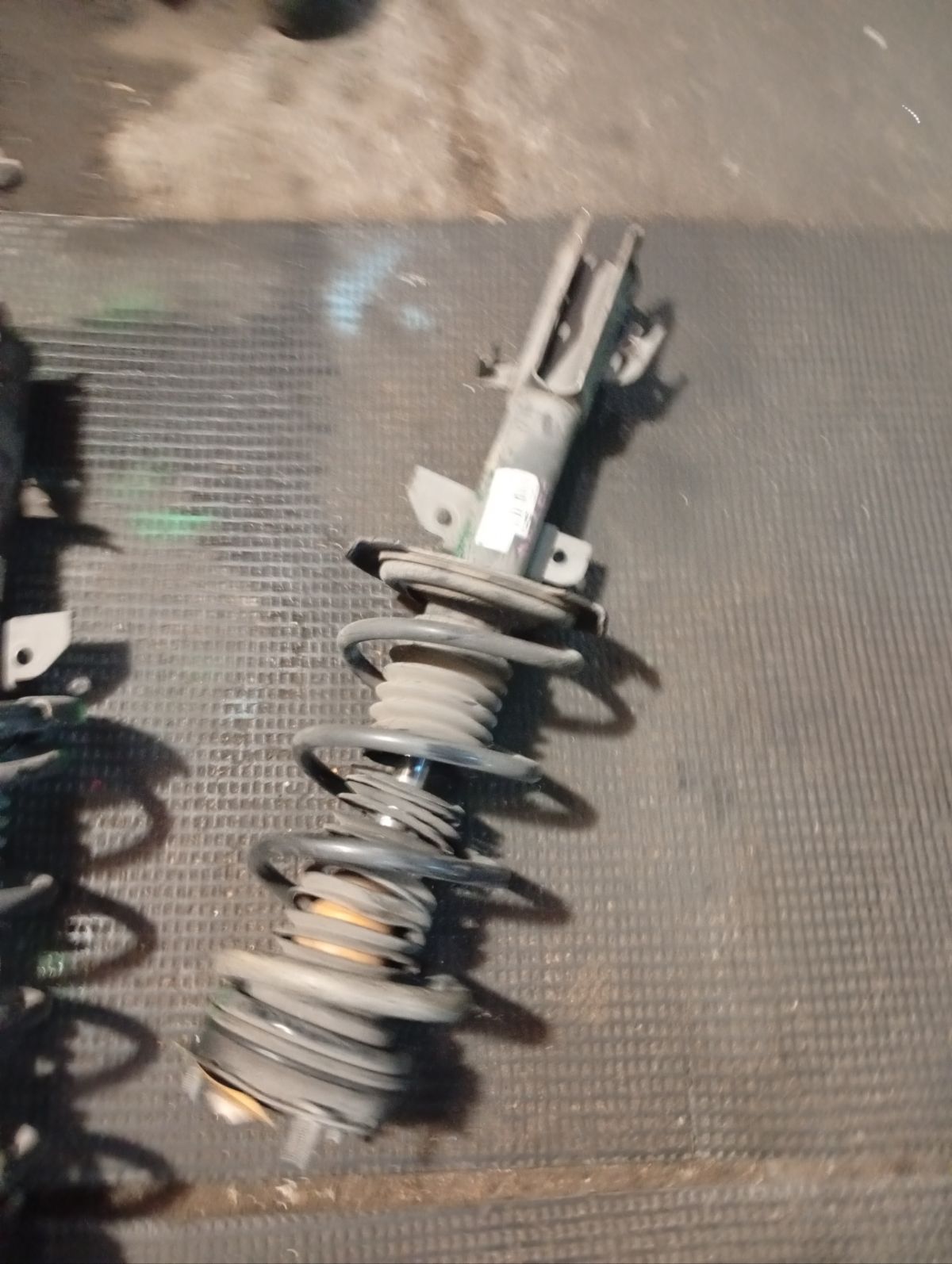 Стойка амортизатора на Mazda Demio DE3FS ZJ Фото 5