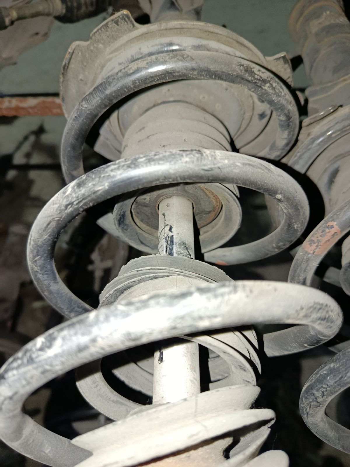 Стойка амортизатора на Mazda Demio DE3FS ZJ Фото 3