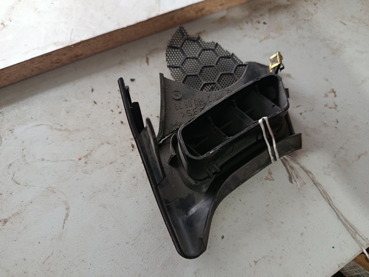 Дефлектор A2106800839 на Mercedes-Benz E-Class W210.070 Фото 3