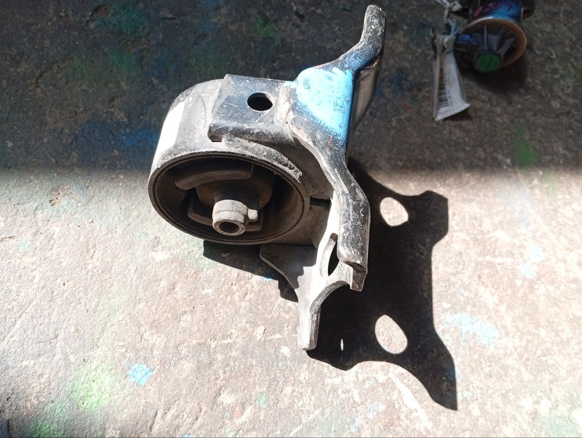 Подушка двигателя на Nissan Cefiro A32 VQ20DE Фото 4