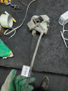 Суппорт 47750-51010 на Toyota Brevis JCG10 1JZ-FSE Фото 3