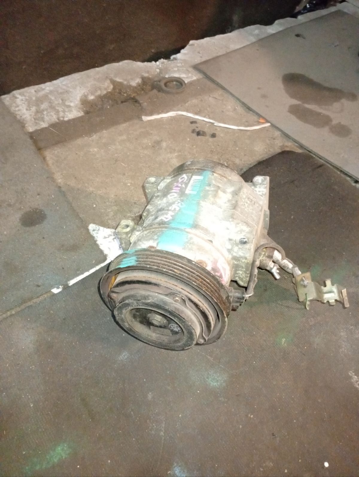 Компрессор кондиционера 88320-2A110 на Toyota GX110 1G-FE Фото 4