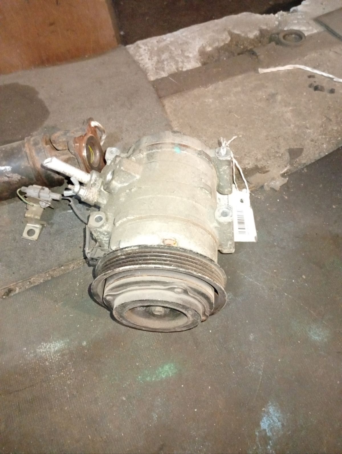 Компрессор кондиционера 88320-2A110 на Toyota GX110 1G-FE Фото 5