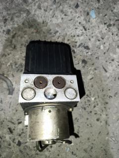 Блок ABS на Nissan Elgrand ATE50 ZD30DDTI Фото 8