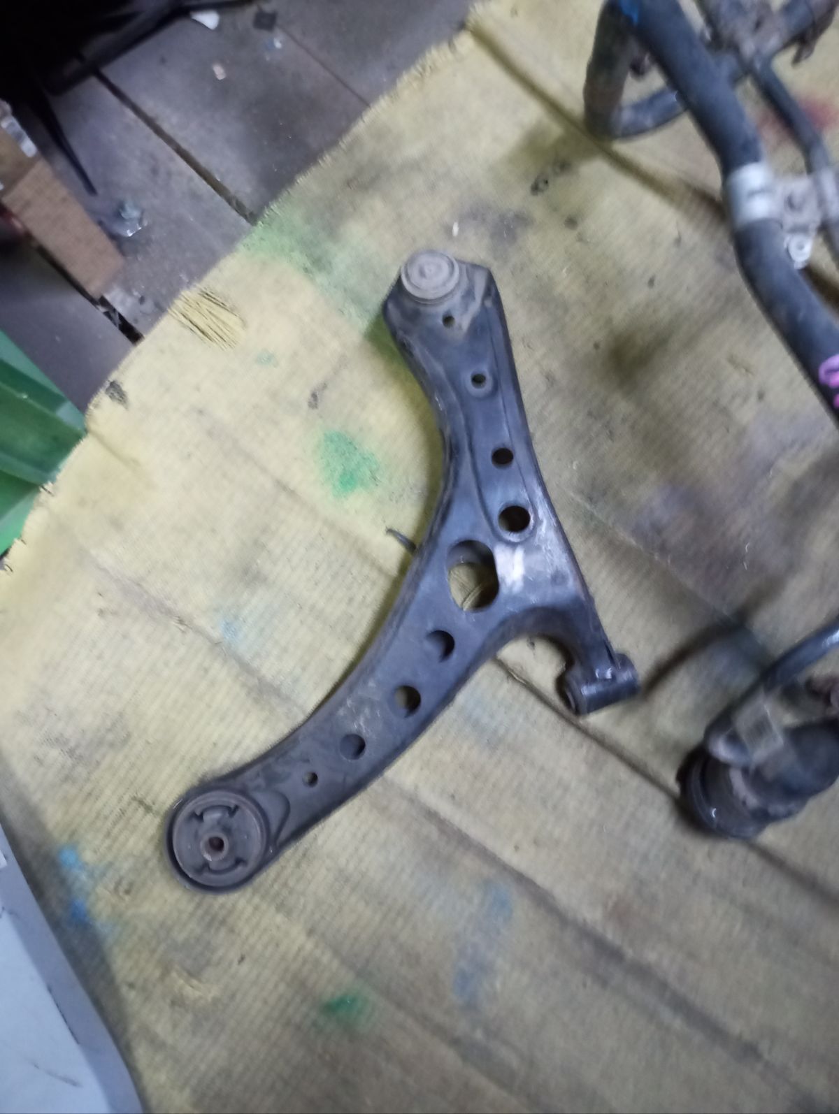 Рычаг 48068-29245, 48068-29235, 48068-29255, UQ-075-5164 на Toyota Noah AZR60G 1AZ-FSE Фото 2