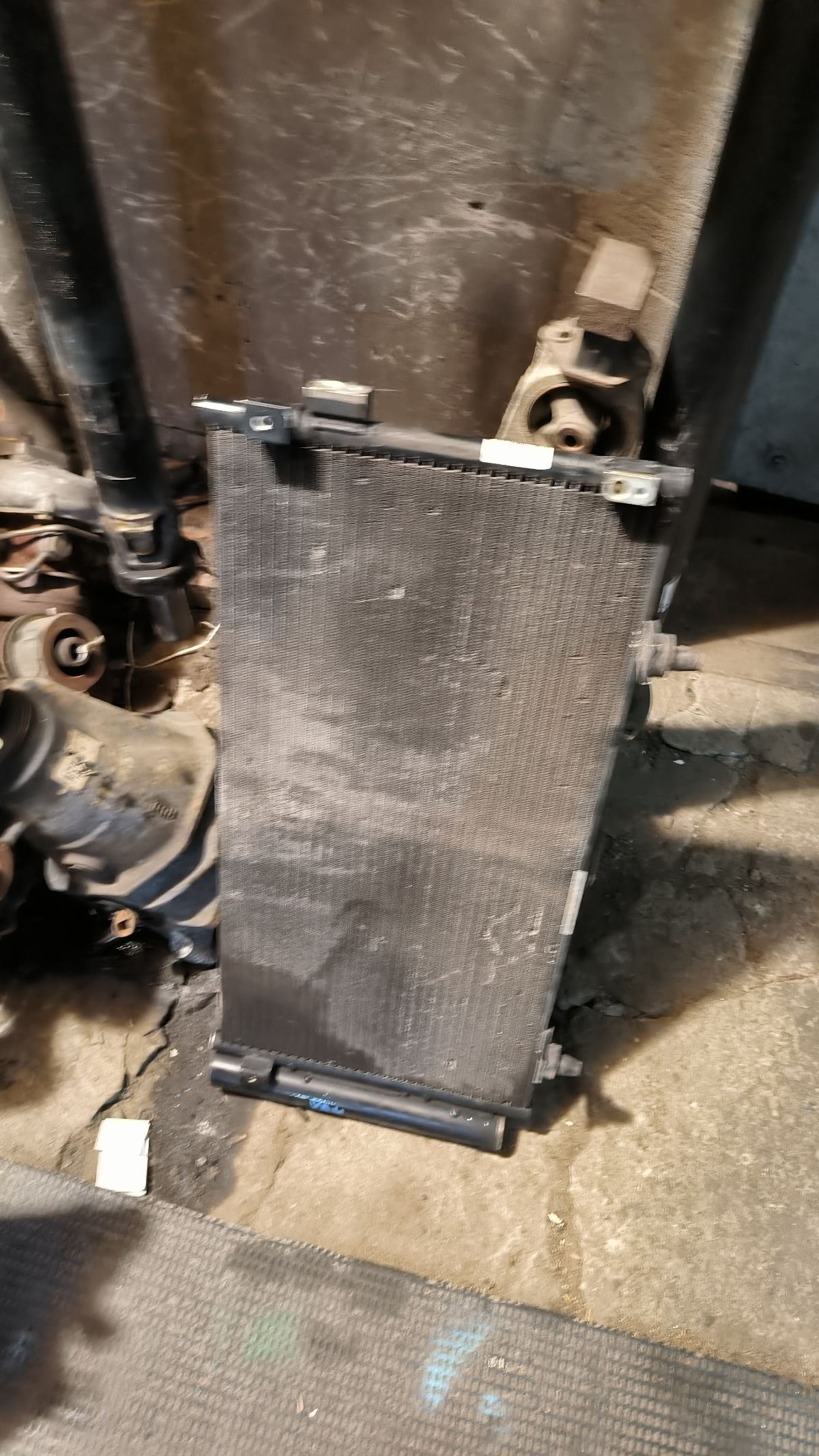 Радиатор кондиционера на Subaru Exiga YA4 EJ204 Фото 4