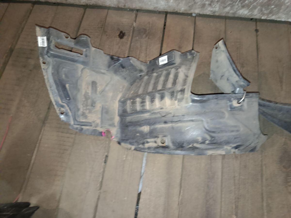 Подкрылок на Nissan Cedric MY34 VQ25DD Фото 3