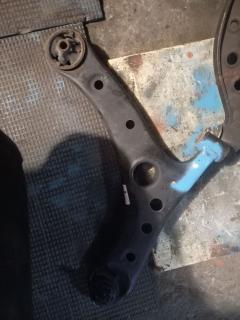 Рычаг 48068-29235, 48068-29245, 48068-29255, UQ-075-5164 на Toyota Noah AZR60G 1AZ-FSE Фото 2