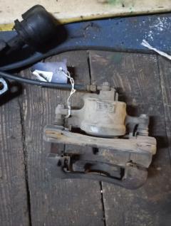 Суппорт 47750-44060 на Toyota Isis ANM10G 1AZ-FSE Фото 4