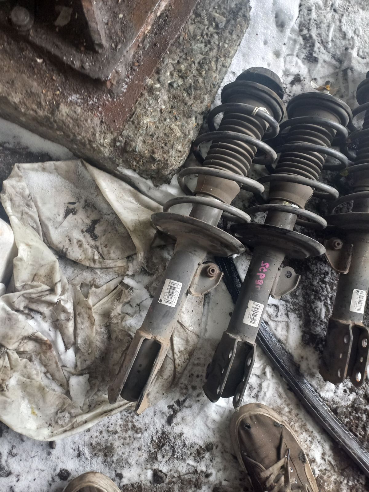 Стойка амортизатора 48510-52821, 30-K98-A, 314 751, 334472, 48510-80294, 485100D271, 485100D290, 485100D460, 4851052790, 4851052820, 4851052890, 4851052A00, 4851052B30, 4851052C30, 4851052C50, 4851052F00, 4851052F81, 4851052F82, 4851052G10, 4851052G40, 4851052G60, 4851052G70, 4851052J00, 4851052J10, 4851052K80, 4851080189, 4851080190, 4851080194, 4851080277, 4851080398, A024314939, B3293, CR-049-8751, SJ-049-8751, ST-049-8751, ST-049FR-SCP90 на Toyota Vitz SCP90 2SZ-FE Фото 2