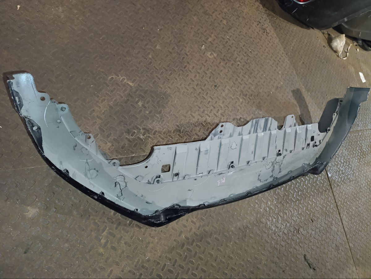 Бампер 71102-T7A-J0/1/2 на Honda Vezel RU1 Фото 15