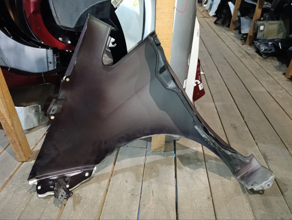 Крыло переднее на Subaru Trezia NSP120X Фото 10
