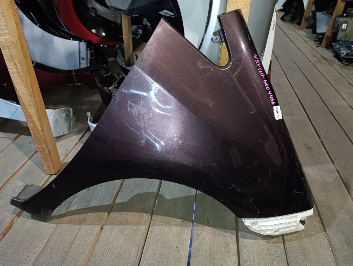 Крыло переднее на Subaru Trezia NSP120X Фото 2