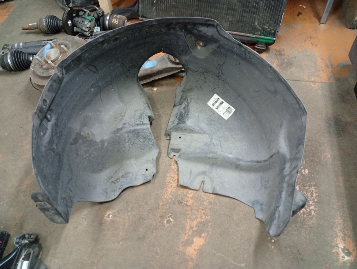 Подкрылок 6H52-278B50 на Land Rover Freelander 2 L359 Фото 5