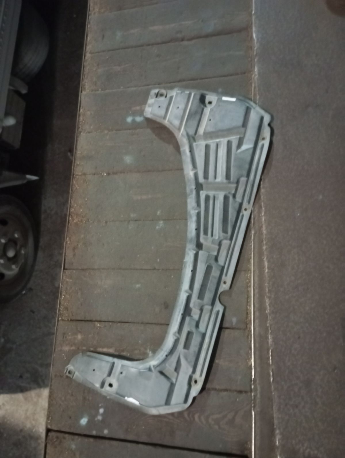 Защита двигателя 75892-ED000 на Nissan Tiida C11 HR15DE Фото 3